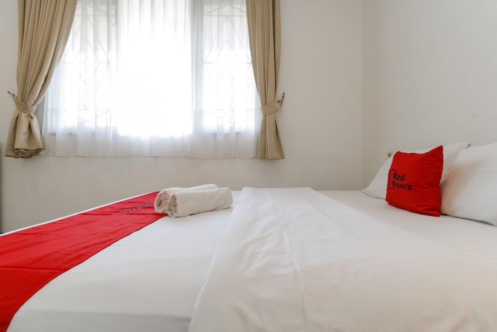 Reddoorz Plus @ Tendean Jakarta Exterior foto