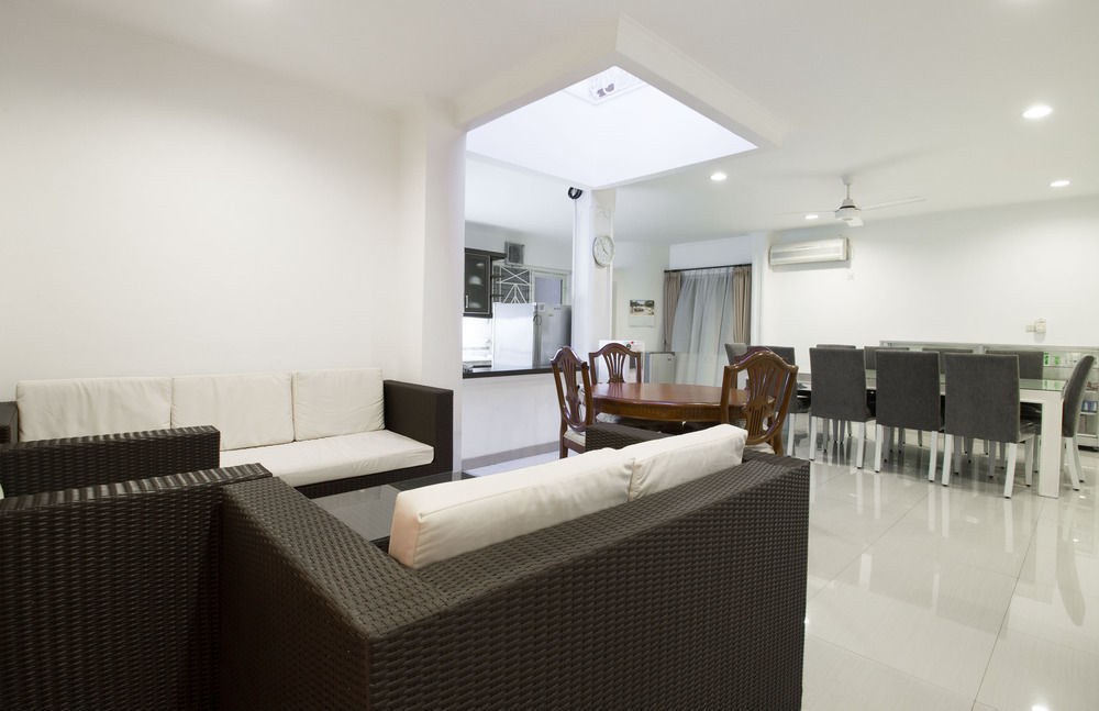 Reddoorz Plus @ Tendean Jakarta Exterior foto