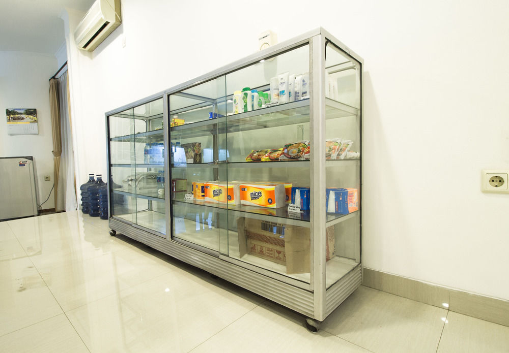 Reddoorz Plus @ Tendean Jakarta Exterior foto