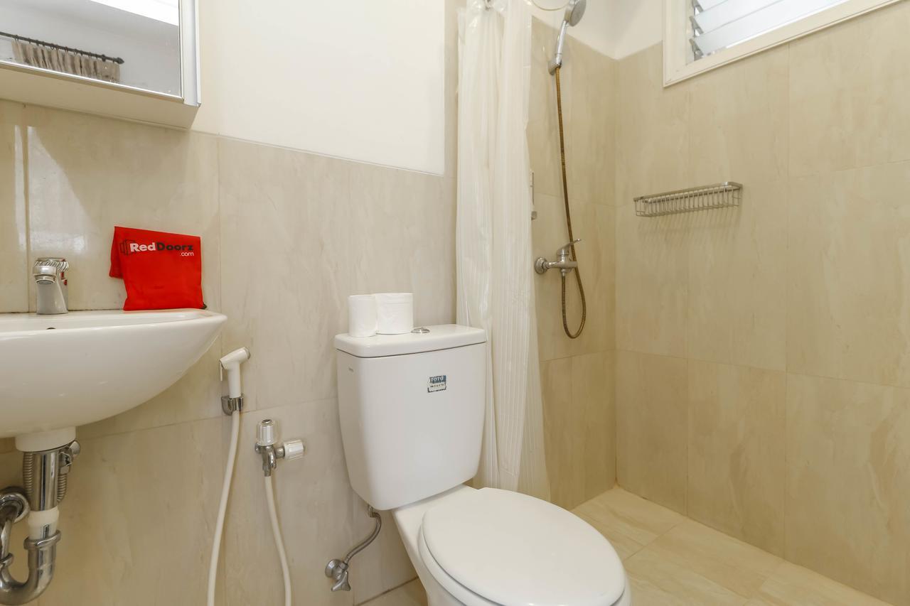 Reddoorz Plus @ Tendean Jakarta Exterior foto